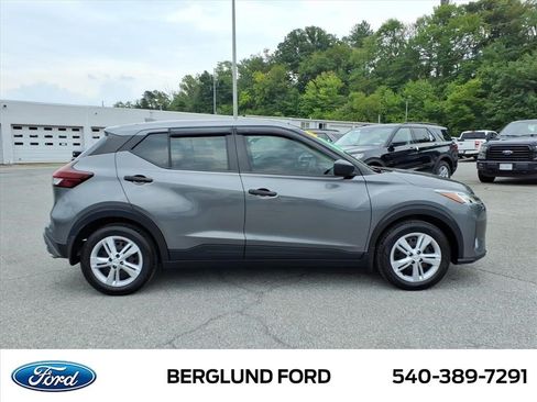 Used 2021 Nissan Kicks S FWD image 4