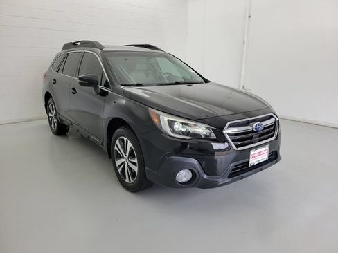 Used 2018 Subaru Outback 3.6R Limited w/ Popular Package #2 AWD/4WD image 4