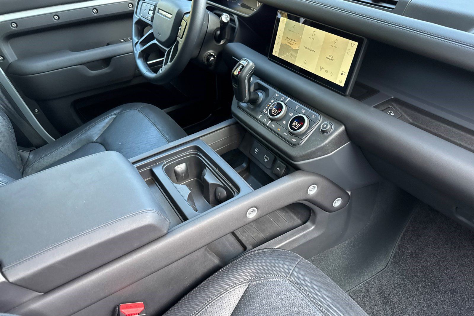 Used 2024 Land Rover Defender 110 X-Dynamic SE AWD/4WD image 36