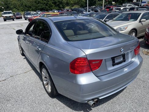 Used 2011 BMW 328i xDrive Sedan AWD/4WD image 5