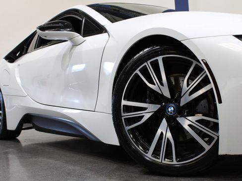 Used 2016 BMW i8 image 3