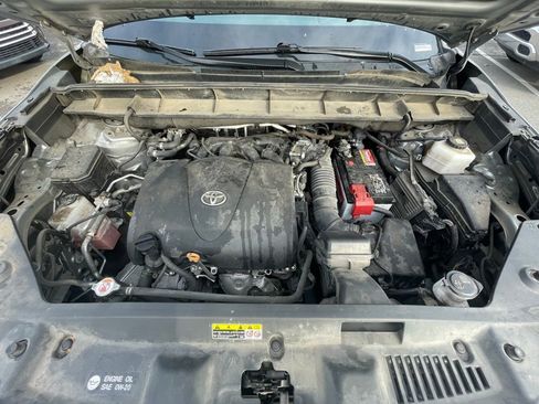 Used 2021 Toyota Highlander Platinum image 32