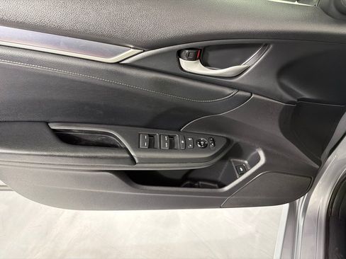 Used 2017 Honda Civic Touring image 10