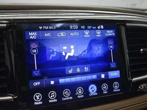 Used 2017 Chrysler Pacifica Limited image 46