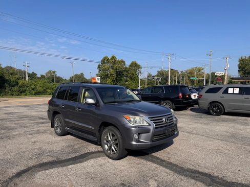 Used 2013 Lexus LX 570 4WD w/ Luxury Pkg image 7