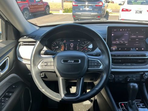 Used 2022 Jeep Compass Latitude AWD/4WD image 25