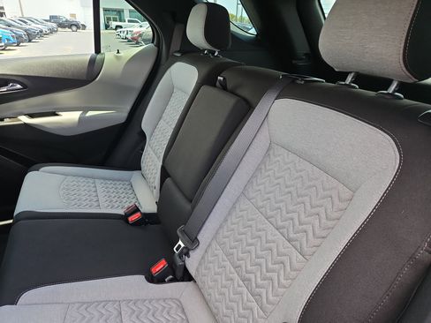 Used 2024 Chevrolet Equinox LS FWD image 11