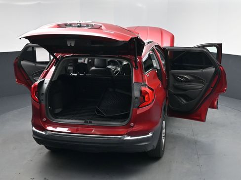 Used 2020 GMC Terrain SLT w/ Preferred Package image 16