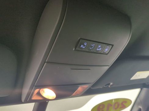Used 2019 Dodge Grand Caravan SXT FWD image 24
