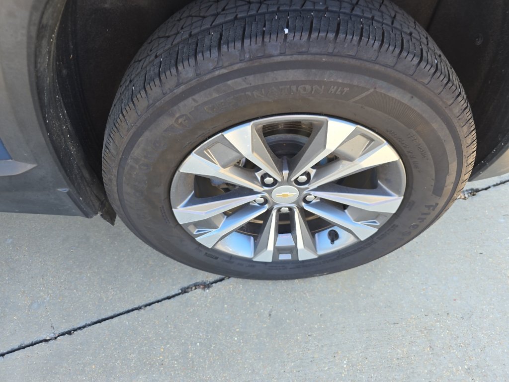 Used 2025 Chevrolet Equinox LT FWD image 9