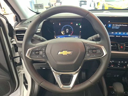 Used 2026 Chevrolet TrailBlazer LT w/ Convenience Package FWD image 19