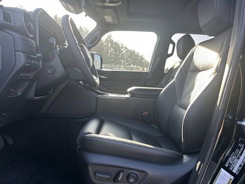 Used 2025 Toyota Land Cruiser image 13