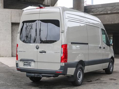 Used 2024 Mercedes-Benz Sprinter 2500 image 6