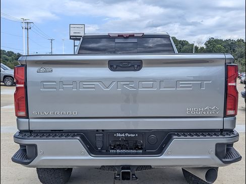 Used 2024 Chevrolet Silverado 2500 High Country w/ High Country Premium Package AWD/4WD image 8
