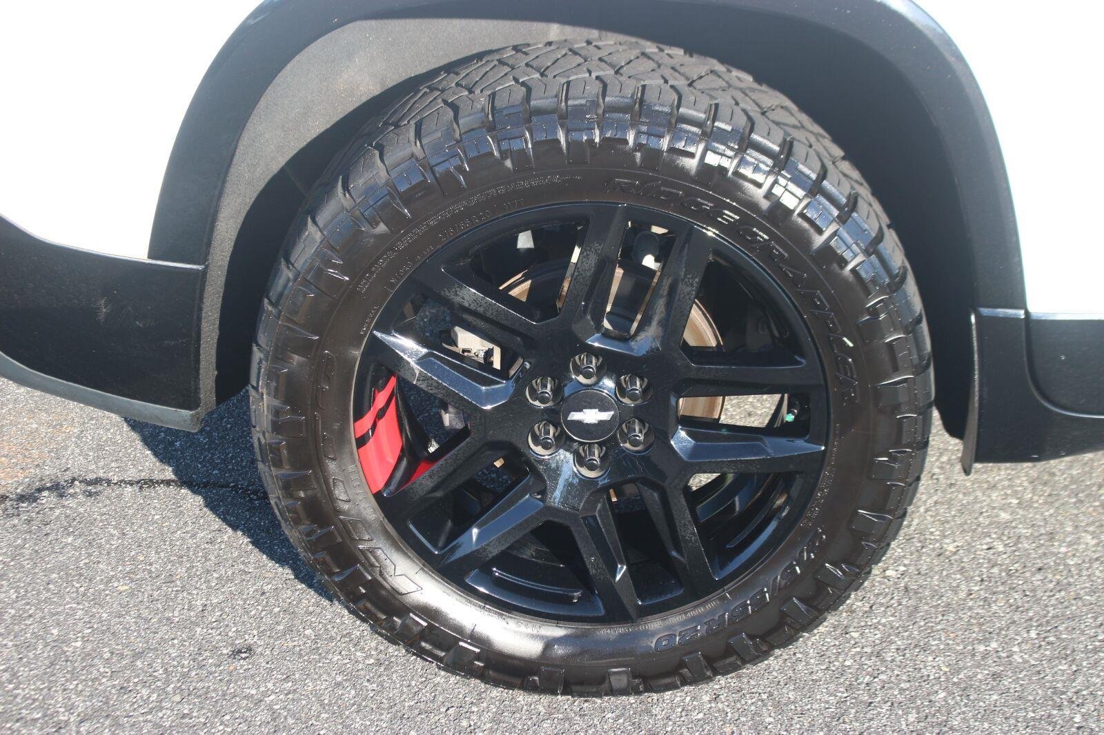 Used 2021 Chevrolet Traverse Premier w/ Redline Edition FWD image 42