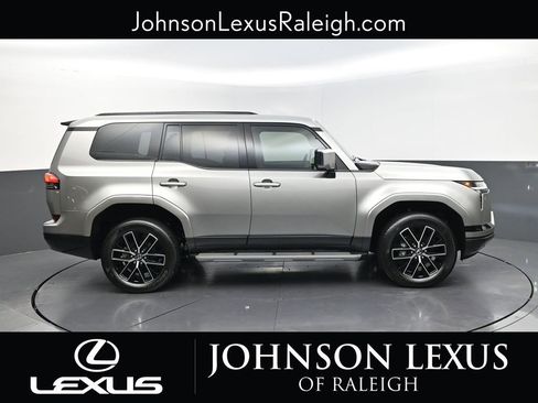Used 2024 Lexus GX 550 w/ Cold Area Package AWD/4WD image 6