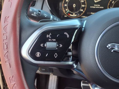 Used 2024 Jaguar E-PACE R-Dynamic SE AWD/4WD image 33