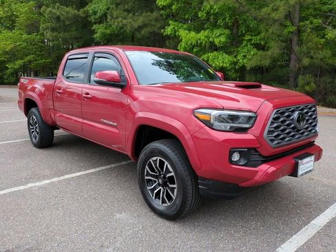Used 2023 Toyota Tacoma TRD Sport AWD/4WD image 2