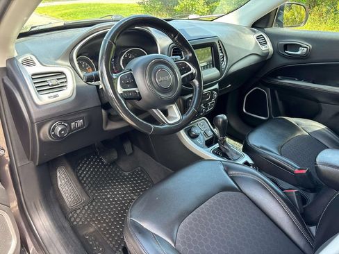 Used 2019 Jeep Compass Latitude w/ Popular Equipment Group AWD/4WD image 13