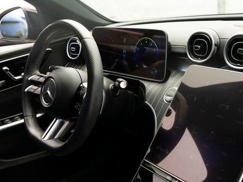 Used 2023 Mercedes-Benz C 300 Sedan image 29