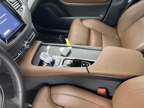 New 2025 Volvo XC90 T8 Ultra w/ Protection Package Premier image 15