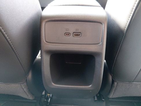 Used 2025 Chevrolet Trax LT image 12