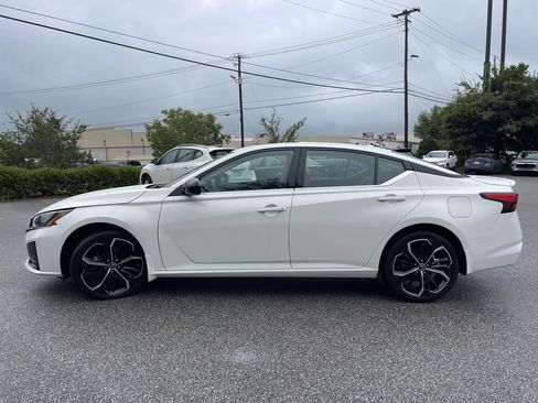 Used 2023 Nissan Altima 2.5 SR w/ SR Premium Package AWD/4WD image 6