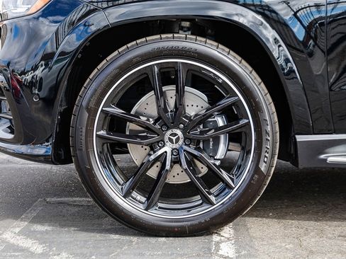 New 2026 Mercedes-Benz GLS 580 4MATIC image 9
