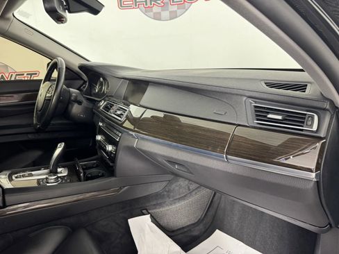 Used 2011 BMW 750Li xDrive image 12
