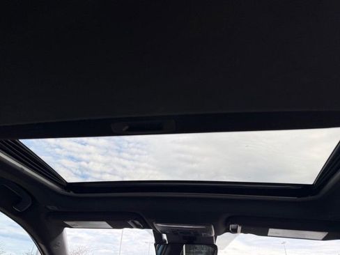 Used 2025 Toyota Camry SE w/ Convenience Package FWD image 15