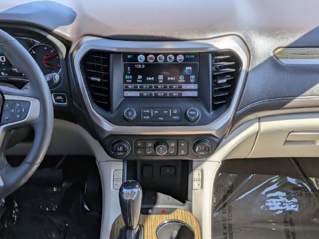 Used 2017 GMC Acadia Denali w/ Technology Package FWD image 20