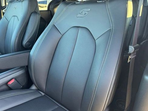New 2026 Chrysler Pacifica Select w/ S Appearance Package FWD image 27