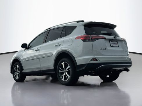 Used 2016 Toyota RAV4 XLE w/ Convenience Package AWD/4WD image 5