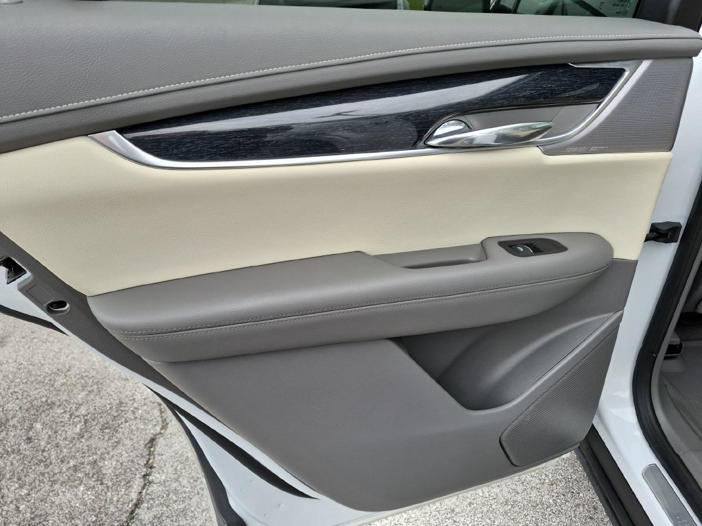 Certified 2024 Cadillac XT6 Premium Luxury w/ Technology Package AWD/4WD image 27