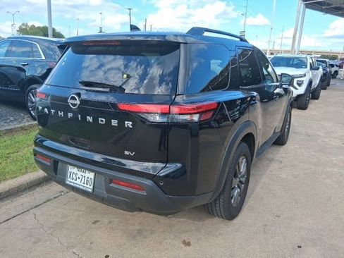 Used 2022 Nissan Pathfinder SV FWD image 3