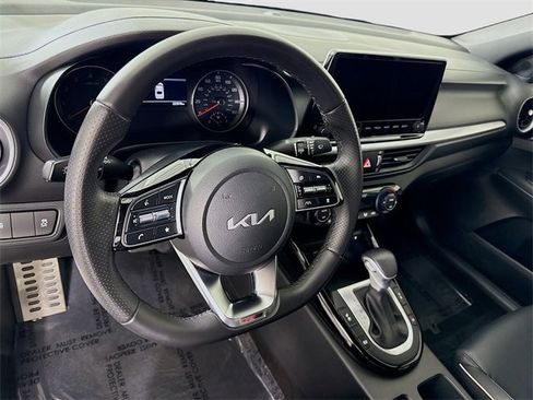 Used 2024 Kia Forte GT-Line w/ GT-Line Premium Package image 9