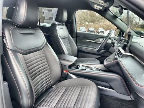 Used 2025 Ford Explorer ST-Line image 29