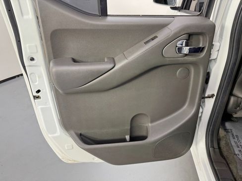 Used 2016 Nissan Frontier PRO-4X w/ Pro-4x Luxury Package image 38