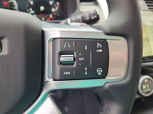 New 2026 Land Rover Discovery S image 20