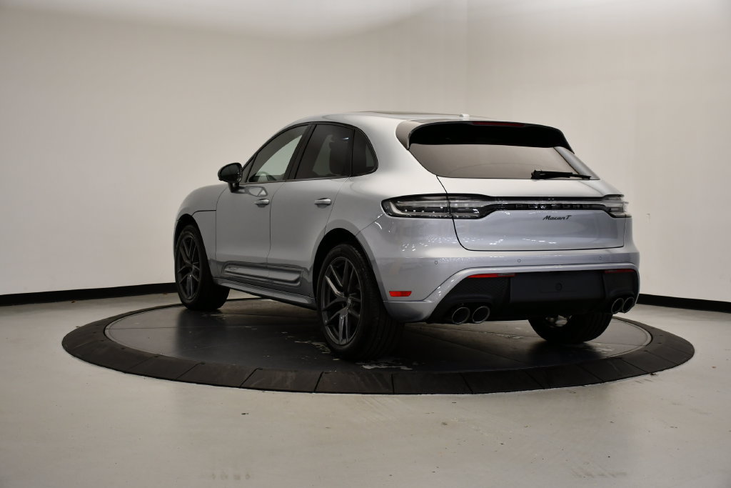 Certified 2026 Porsche Macan Turbo AWD/4WD image 3