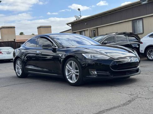 Used 2015 Tesla Model S AWD image 5