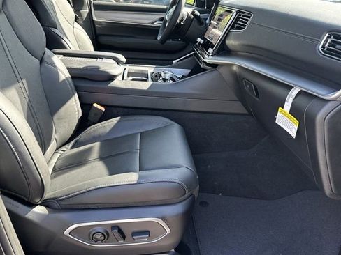 New 2026 Jeep Grand Wagoneer 4WD image 14