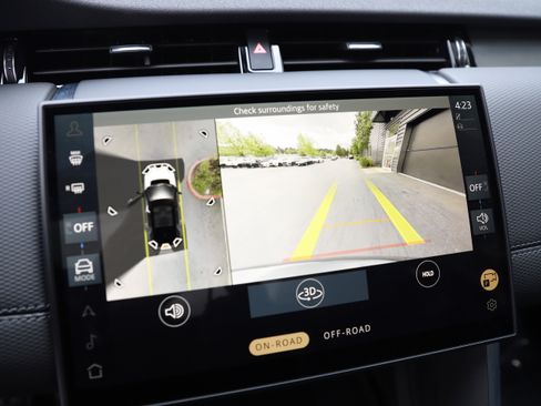 Certified 2025 Land Rover Discovery Sport Dynamic SE AWD/4WD image 25