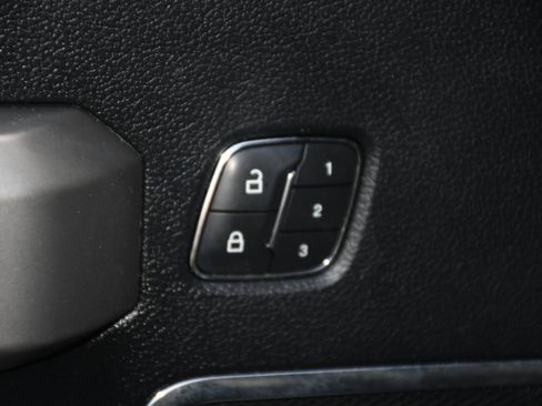 Used 2019 Ford F150 Lariat image 11