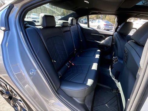 Used 2026 BMW 540i xDrive w/ M Sport Package image 20