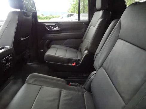 Used 2024 Chevrolet Suburban Z71 w/ Z71 Off-Road Package AWD/4WD image 10