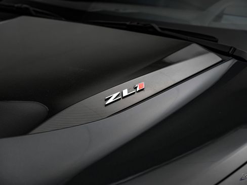 Used 2018 Chevrolet Camaro ZL1 RWD image 29