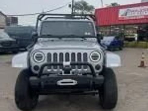 Used 2014 Jeep Wrangler Unlimited Rubicon w/ Connectivity Group AWD/4WD image 2