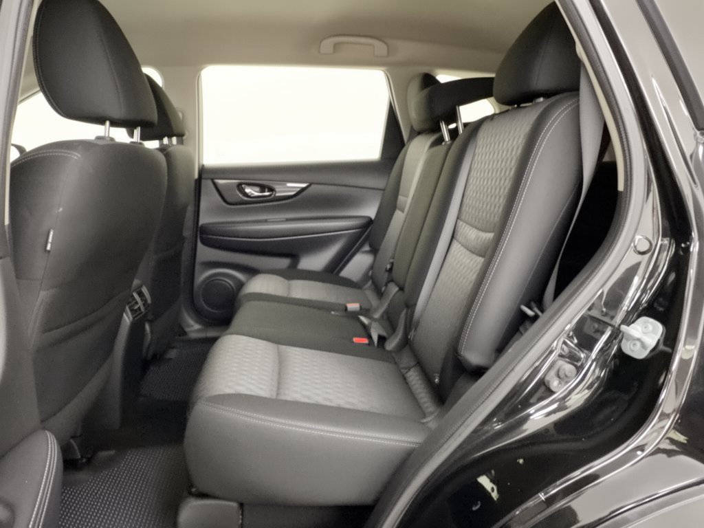 Used 2017 Nissan Rogue S FWD image 25
