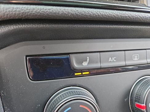 Used 2022 Volkswagen Taos SE image 26